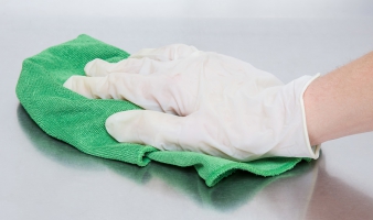 Guida completa alla cura dei metalli in barca: come prevenire e rimuovere la ruggine a bordo